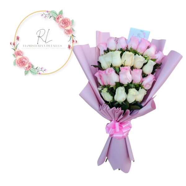 WhatsApp Image 2025-10-08 at 11.02.17 PM (3) Ramo encantador Bi color de 24 rosas