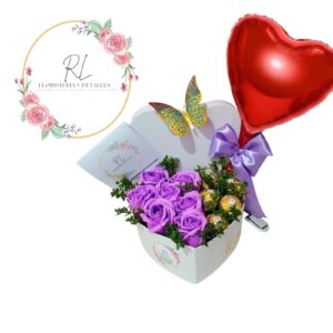 WhatsApp Image 2025-10-08 at 11.02.18 PM Box corazón de 7 rosas eternas, con 5 bombones