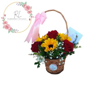 WhatsApp Image 2025-10-08 at 11.02.19 PM (2) Canasta de 5 rosas y 4 girasoles con follaje e ilusión