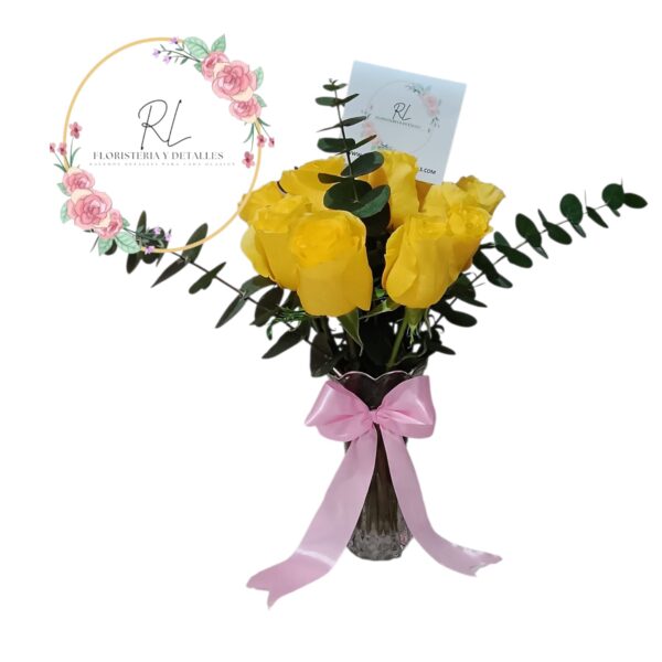 Bello florero 10 rosas con eucaliptus